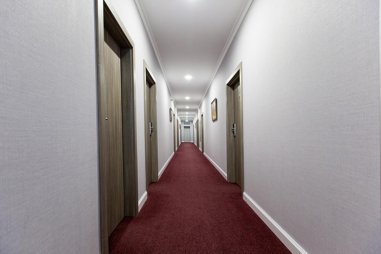 West Park Hotel Sofiivska Borshchahivka Exterior photo
